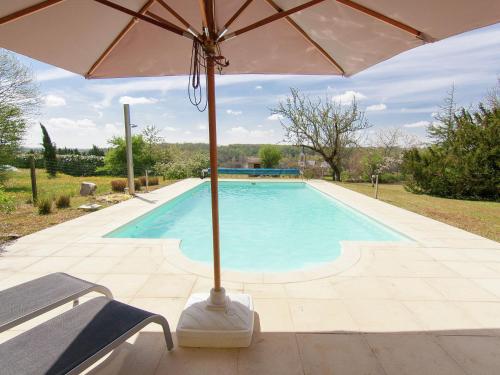 Charming Mansion in Brouchaud with Swimming Pool gîte à louer Brouchaud
