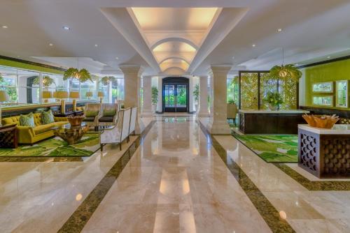 入口, 海崖酒店 (Sea Cliff Hotel) in 达-累斯-萨拉姆