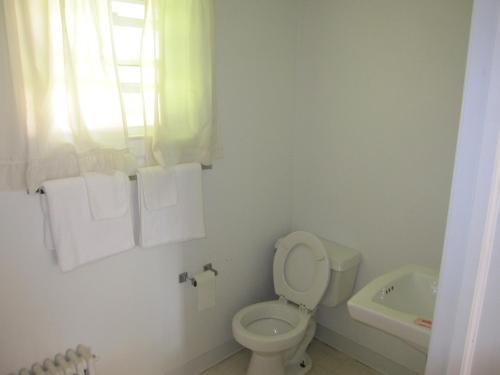 Pinecrest Motel – Utica, NY