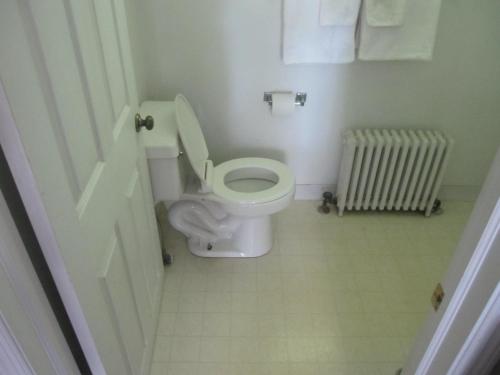 Pinecrest Motel – Utica, NY