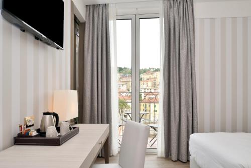 Hotel Firenze E Continentale Room Type - Deluxe Double Room (Deluxe Double or Twin with Balcony)