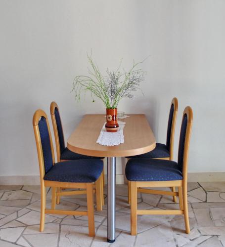  Apartment Pavlovic in Sutivan