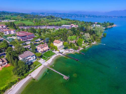 Vista exterior, Hotel Oliveto in Desenzano Del Garda Suburbs