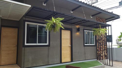 2 bedrooms, 2 beds