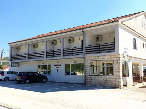 Rooms & Pansion Odmor - Accommodation - Rovanjska