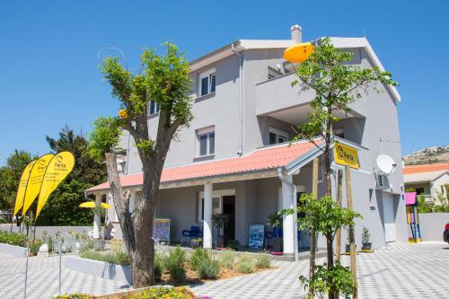 One-Bedroom Apartment with Terrace and Sea View