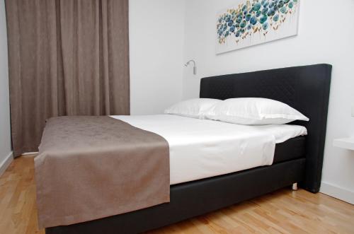 Besker Apartment - image 5