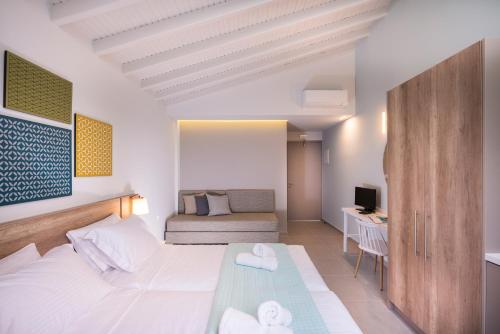 Irini Stalos Apartments - image 2