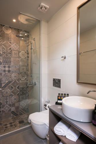 Irini Stalos Apartments - image 3