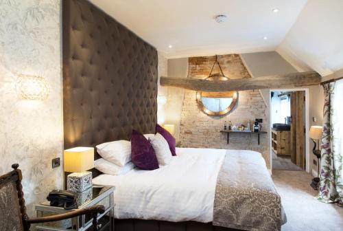 The White Hart Hotel in Hingham