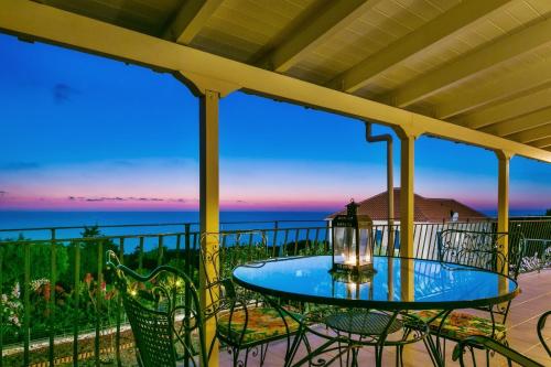 Apartment with 3 bedrooms in Tzamarelata Kefalonia with wonderful sea view enclosed garden and WiFi 