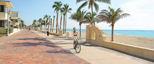 Oceanfront Suites at Hollywood Beach Resort 