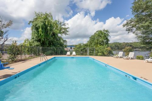 Bassein, Lake View Inn & Suites in Killen (AL)