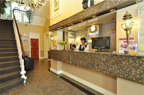 Facilities, Hotel Oliver, 198 Cromwell Road SW50SN near Selesa Restaurant