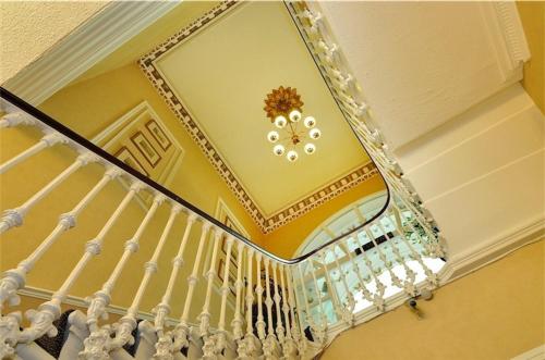 Facilities, Hotel Oliver, 198 Cromwell Road SW50SN near Selesa Restaurant