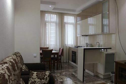 Apartment on Rustaveli 17, Batumi (foto 9)