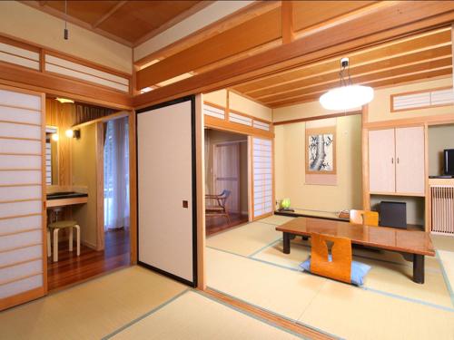 Kamei no Yu Set in a prime location of Nagano, Kamei no Yu puts everything the city has to offer just outside your doorstep. The property has everything you need for a comfortable stay. Service-minded staff will 