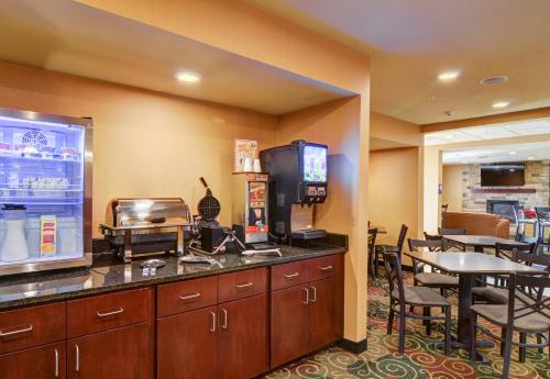 Cobblestone Hotel & Suites - Punxsutawney