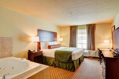 Cobblestone Hotel & Suites - Punxsutawney