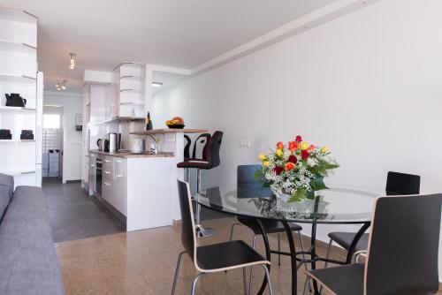 Two-Bedroom Apartment Diosa Tanit 4