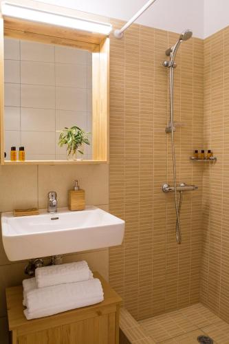 Syra Suites - image 8