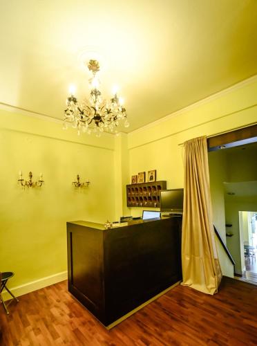 Galanopoulos Hotel in Лутракі