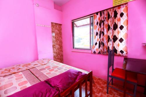room detail thumbnail 2