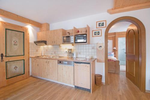 廚房, 豪斯阿曼旅館 (Haus Amann) in 柏瓦格