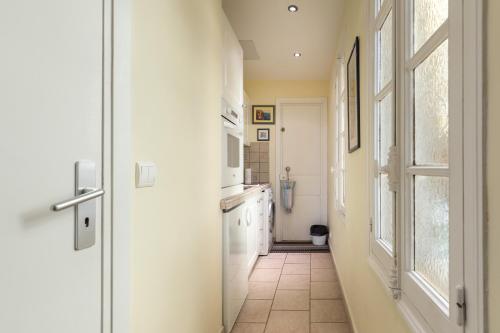 Studio Port - image 11