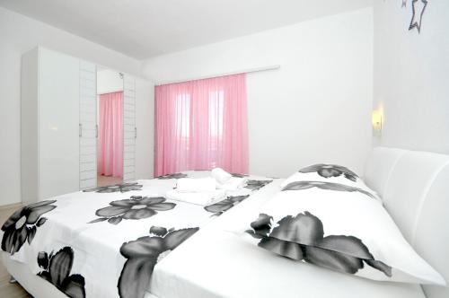 Apartment Mira