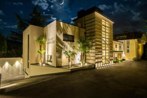 Haus Gregori Modern & Central Stay in Vineyard with Rooftop & Served Breakfast 2
