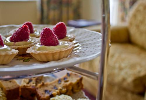 Cavens Country House - image 7