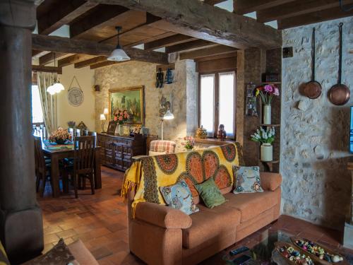 Koplietošanas atpūtas telpa ar TV, La Fuente del Pinar in Cantalejo