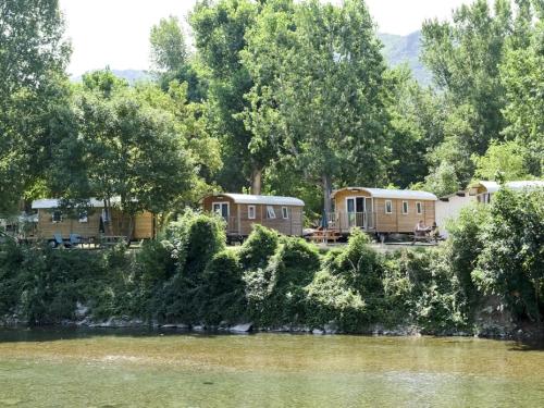 2 bedrooms, 2 beds