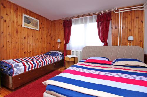 One-Bedroom Apartment image 6