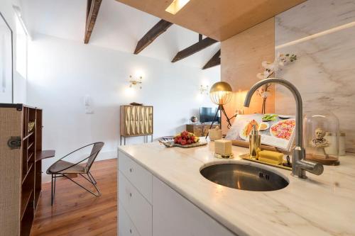 LovelyStay - Urban Loft - Porto Downtown
