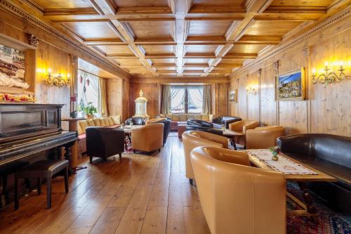 Bar/ Salón, Hotel Aquila in Cortina d'Ampezzo