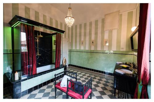 Ducha, Villa Italy in Viareggio City Center