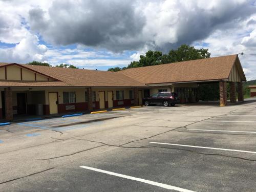 . Village Inn of Hardy