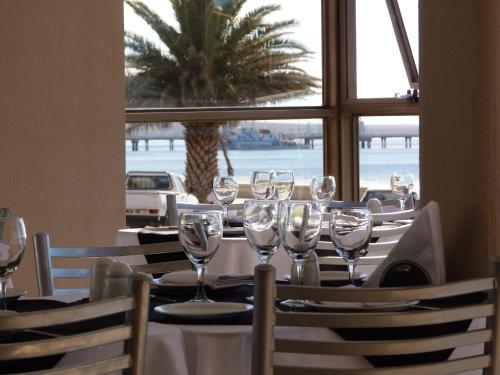 Restaurant, Costanera Hotel in Puerto Madryn