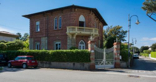 Entrada, Villa Italy in Viareggio City Center