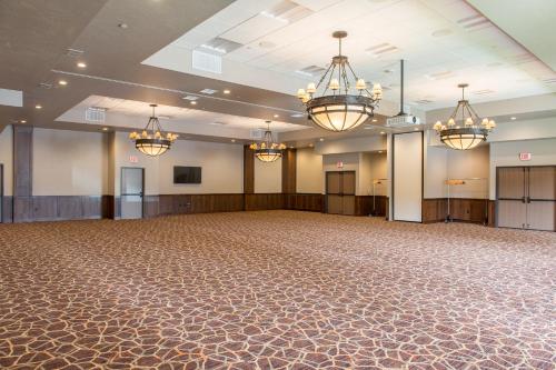 99633155 Cedar Creek Lodge & Conference Center