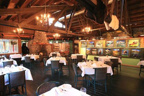 餐廳, 森瓦普塔瀑布落基山旅舍 (Sunwapta Falls Rocky Mountain Lodge) in 賈斯珀