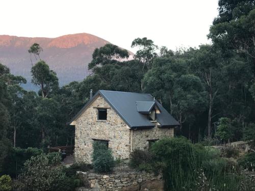 The Stone Cottage - Chalet - Hobart