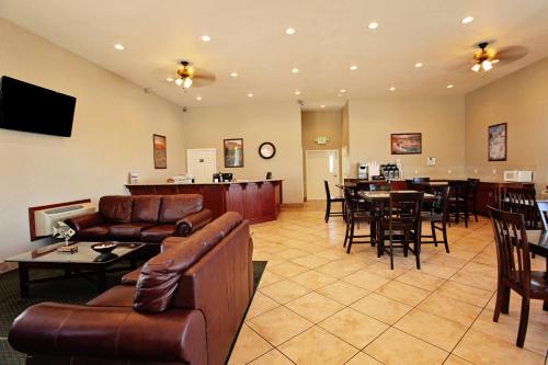 ล็อบบี้, เนชั่นแนล 9 อินน์ ไพรซ์ (National 9 Inn Price) in ไพรซ์ (UT)