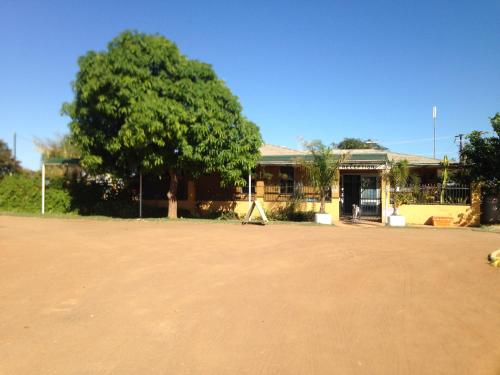 Lobby, Carnarvon Caravan Park in Carnarvon