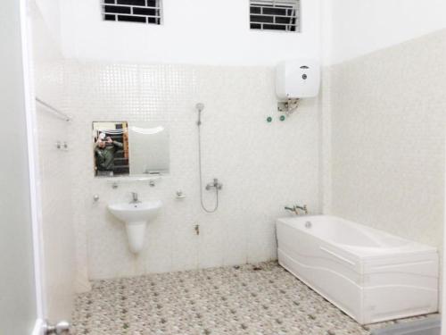 Bathroom, Tom Homestay in Yen Minh