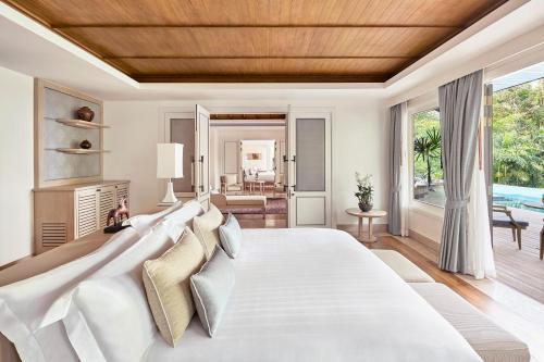 Signature Ocean View Pool Suite