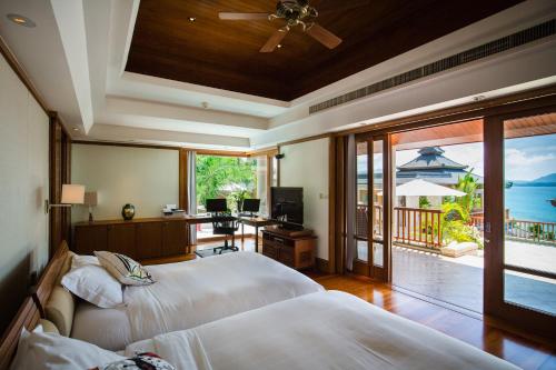 6-Bedroom Ocean Front Residence- Villa no.29
