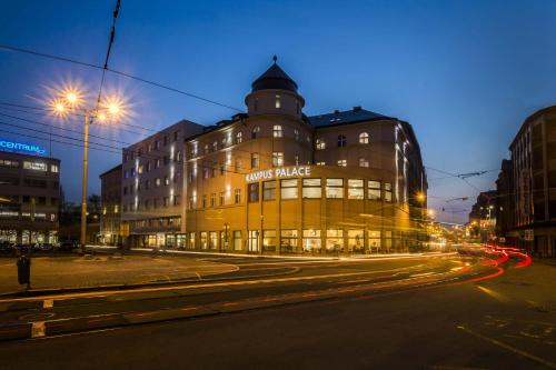 Kampus Palace